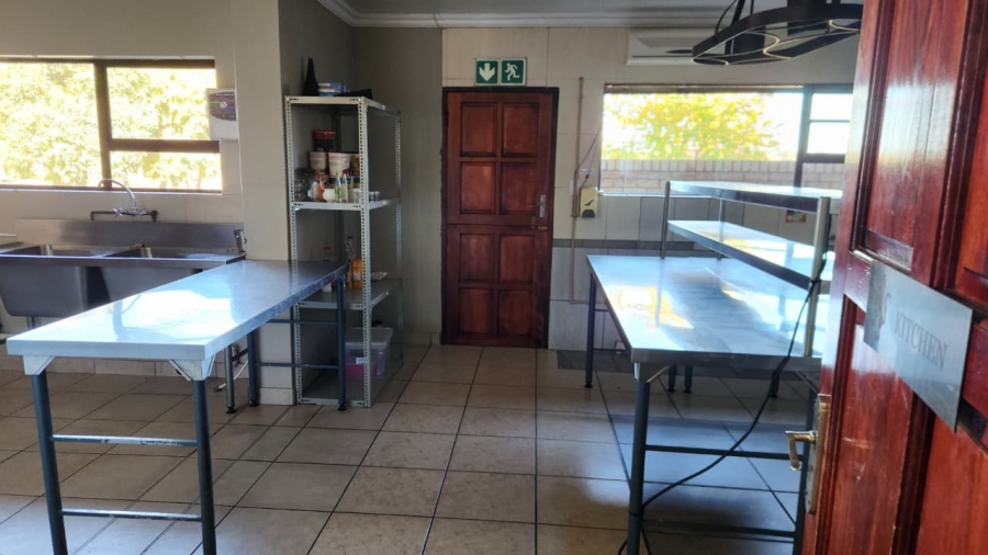 6 Bedroom Property for Sale in Groenvlei Free State
